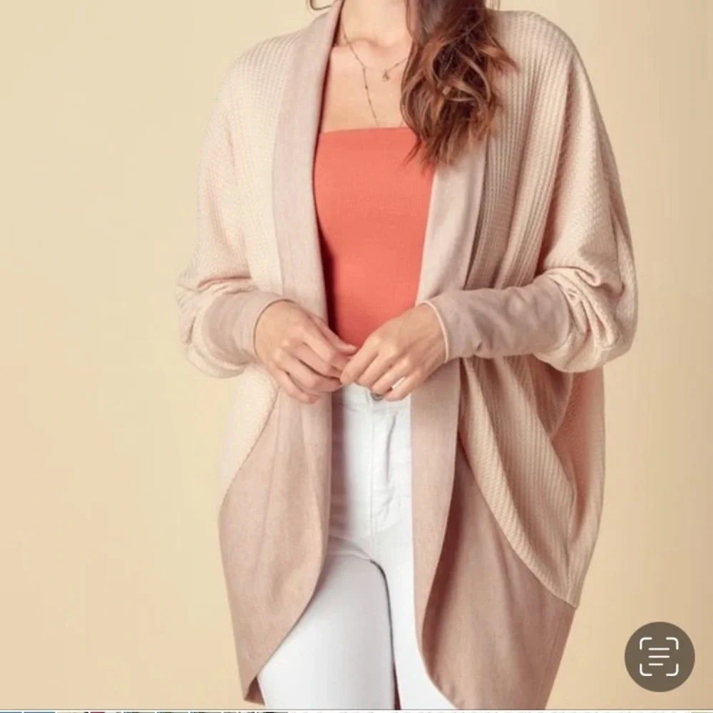 Doe & Rae Vacay Cardigan - Picture 1 of 9